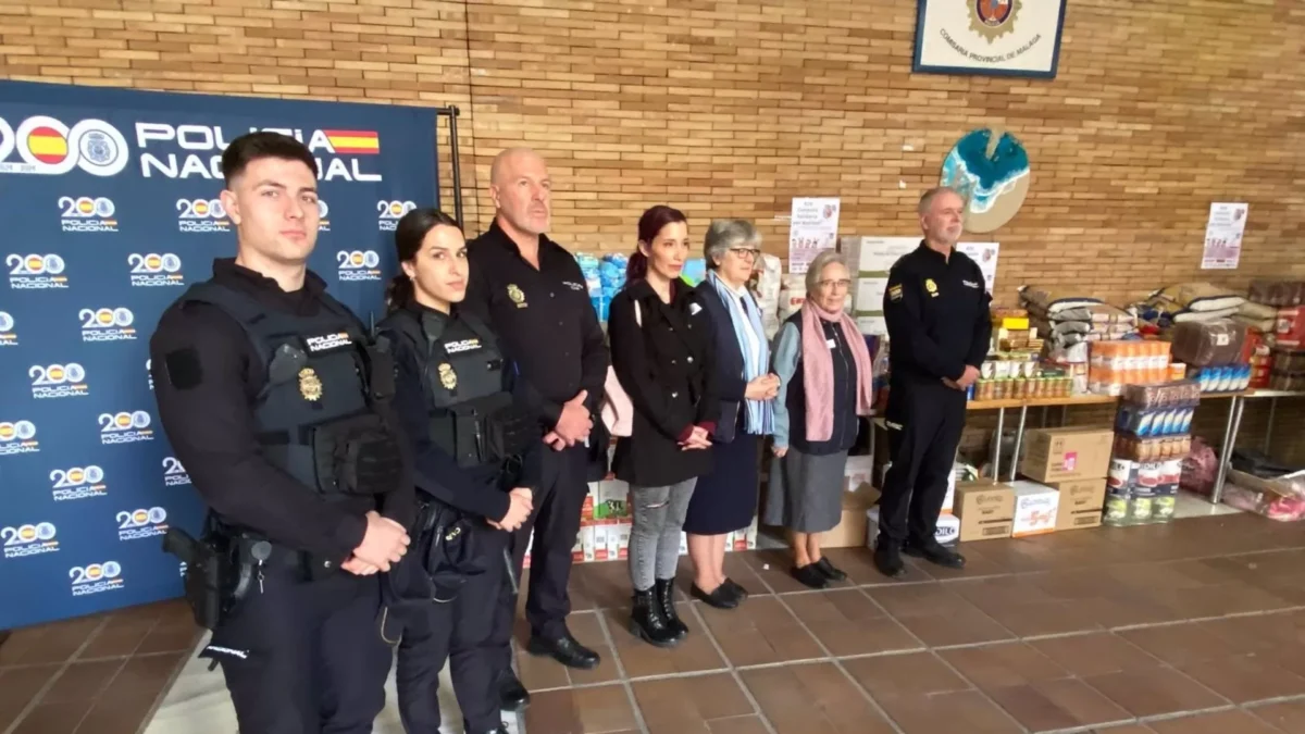 Policía Nacional recoge tres toneladas de alimentos y productos de primera necesidad para niños de dos colegios