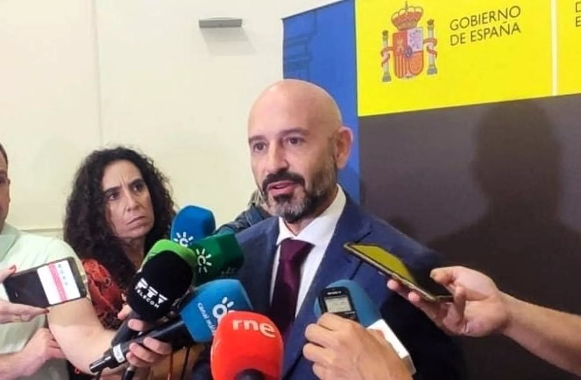 Subdelegado defiende compromiso del Gobierno con el estudio del tren litoral y critica a otras administraciones