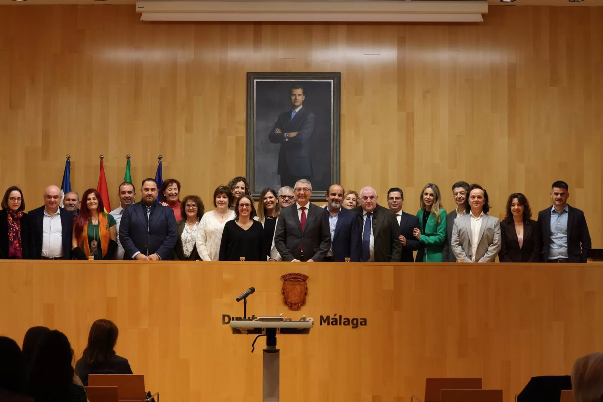 Un total de 16 nuevos funcionarios de carrera de la Diputación toman posesión de sus plazas