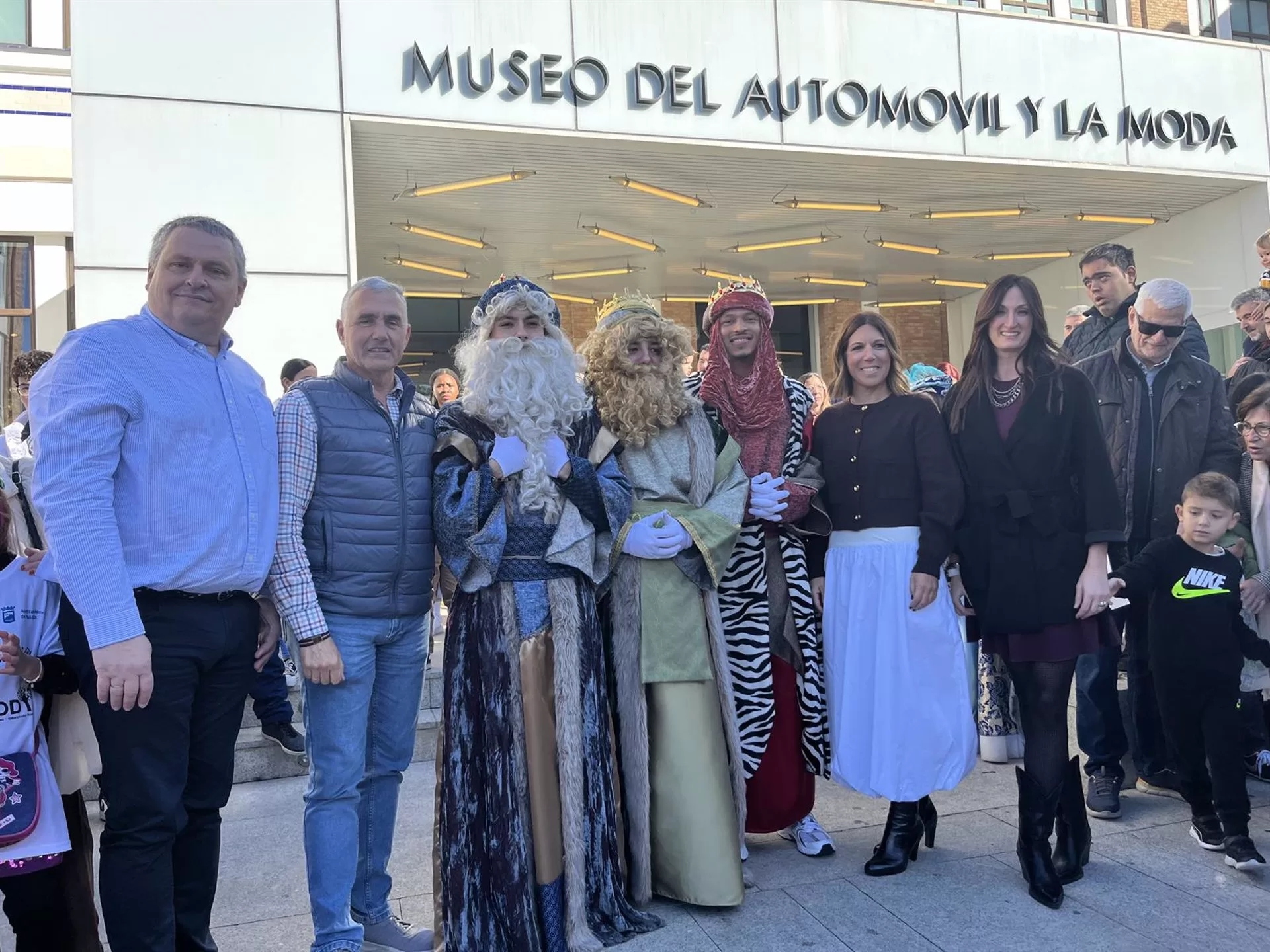 El Museo del Automóvil y la Moda recauda más de 700 juguetes para la Ciudad de los Niños