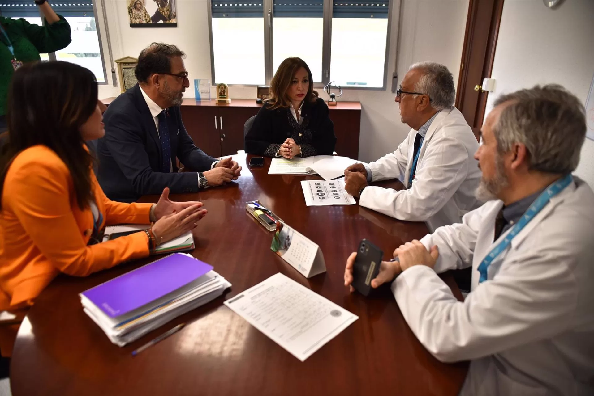 Navarro valora la reducción de lista de espera quirúrgica y dice que hay que seguir trabajando en la sanidad