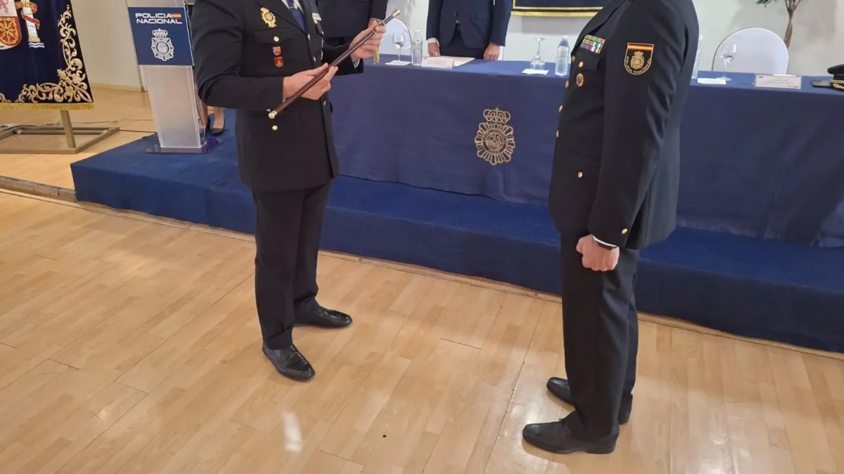 Salas destaca la trayectoria del nuevo comisario de Fuengirola en lucha contra narcotráfico y crimen organizado
