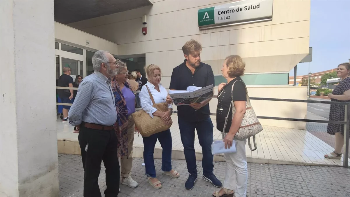 Con Málaga critica el "colapso" de la sanidad en la capital y exige medidas urgentes