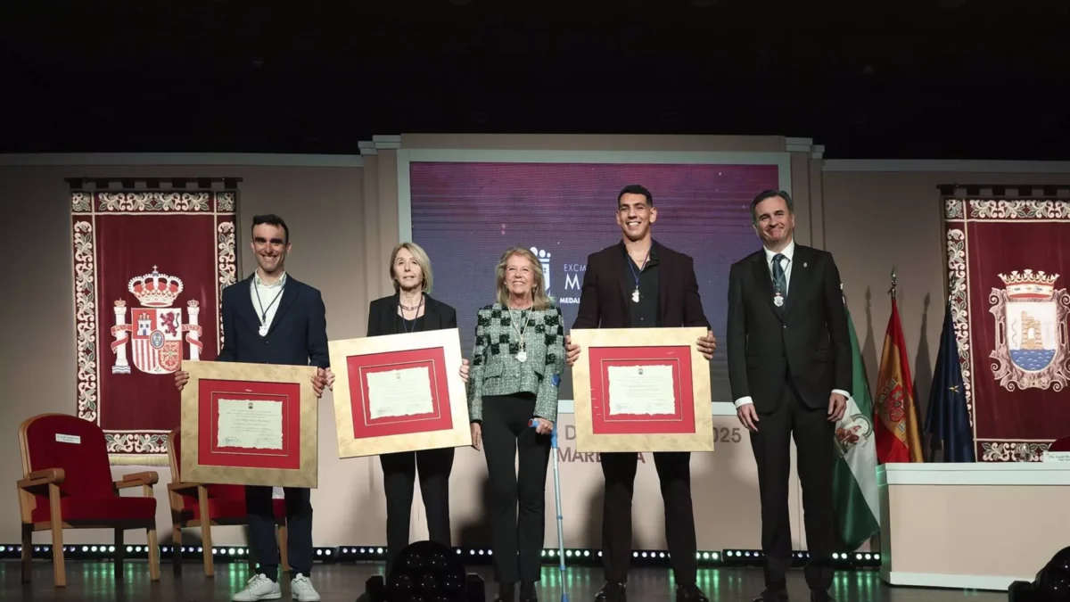 Marbella entrega las Medallas de la Ciudad a los deportistas Elena Benítez, Luis Ángel Maté y Ayoub Ghadfa