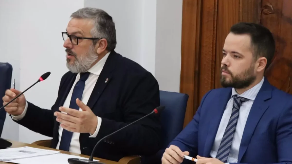 Vox en Rincón de la Victoria critica "el uso partidista de los contratos menores"