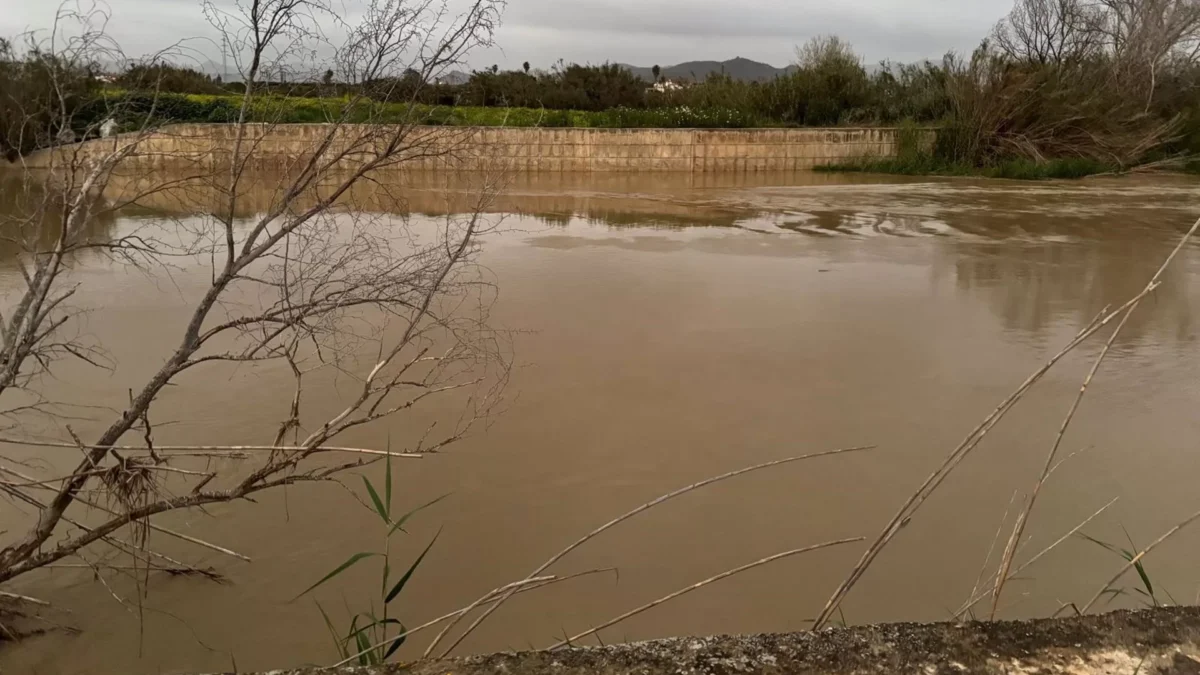 El Ayuntamiento de Alhaurín de la Torre pide precaución por el aumento de caudal del río Guadalhorce