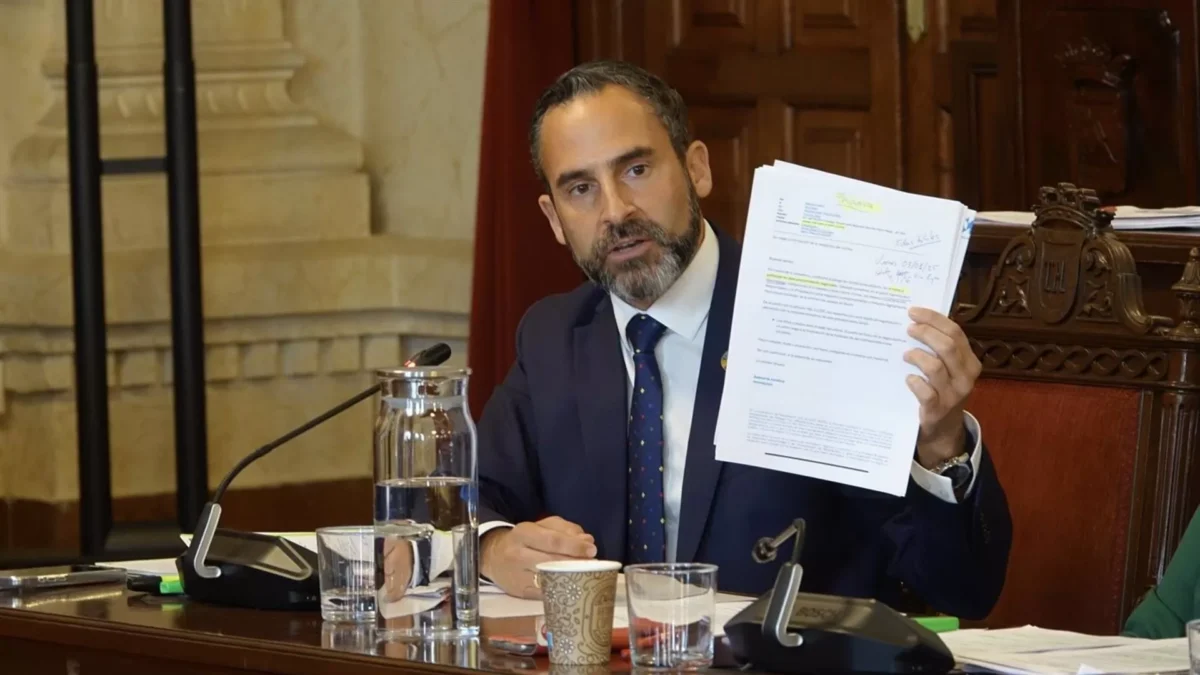 El PSOE afea al Ayuntamiento "ocultar información" sobre el contrato de la entidad "vinculada" a la edil Pineda