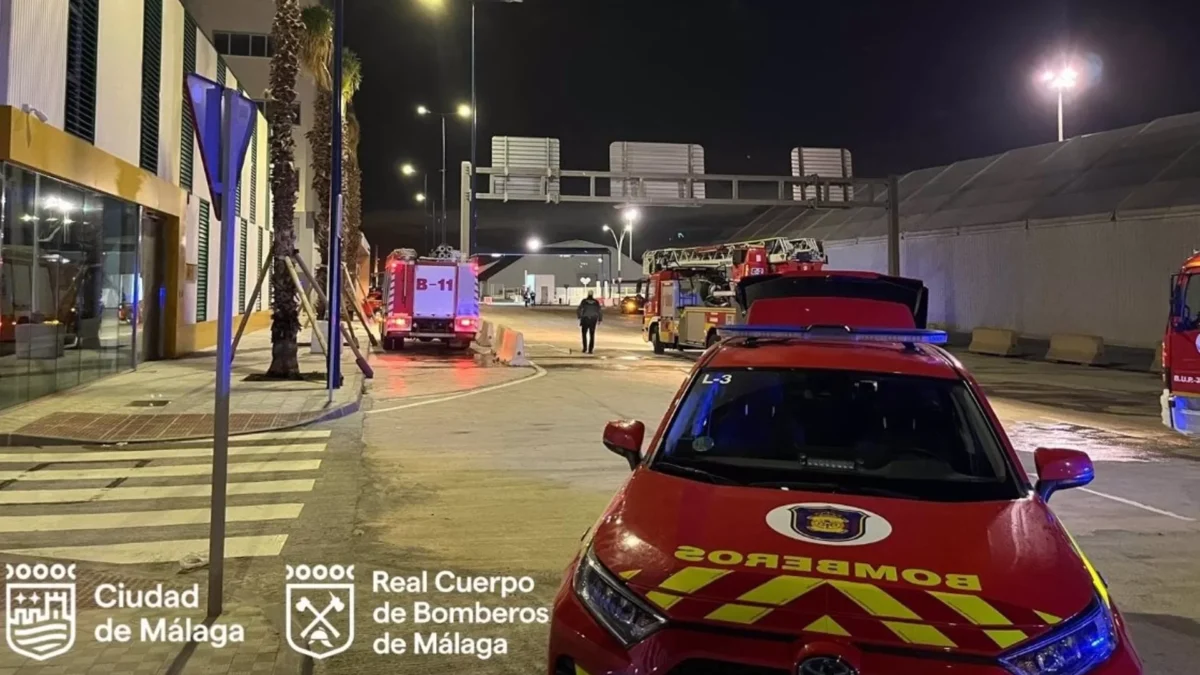Extinguido un incendio en un edificio administrativo del recinto portuario