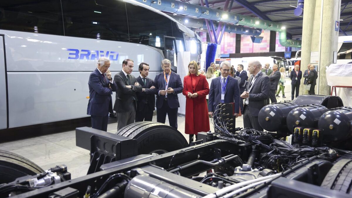Más conductores y mayor conciencia sobre transporte colectivo, entre las conclusiones de la feria del autocar