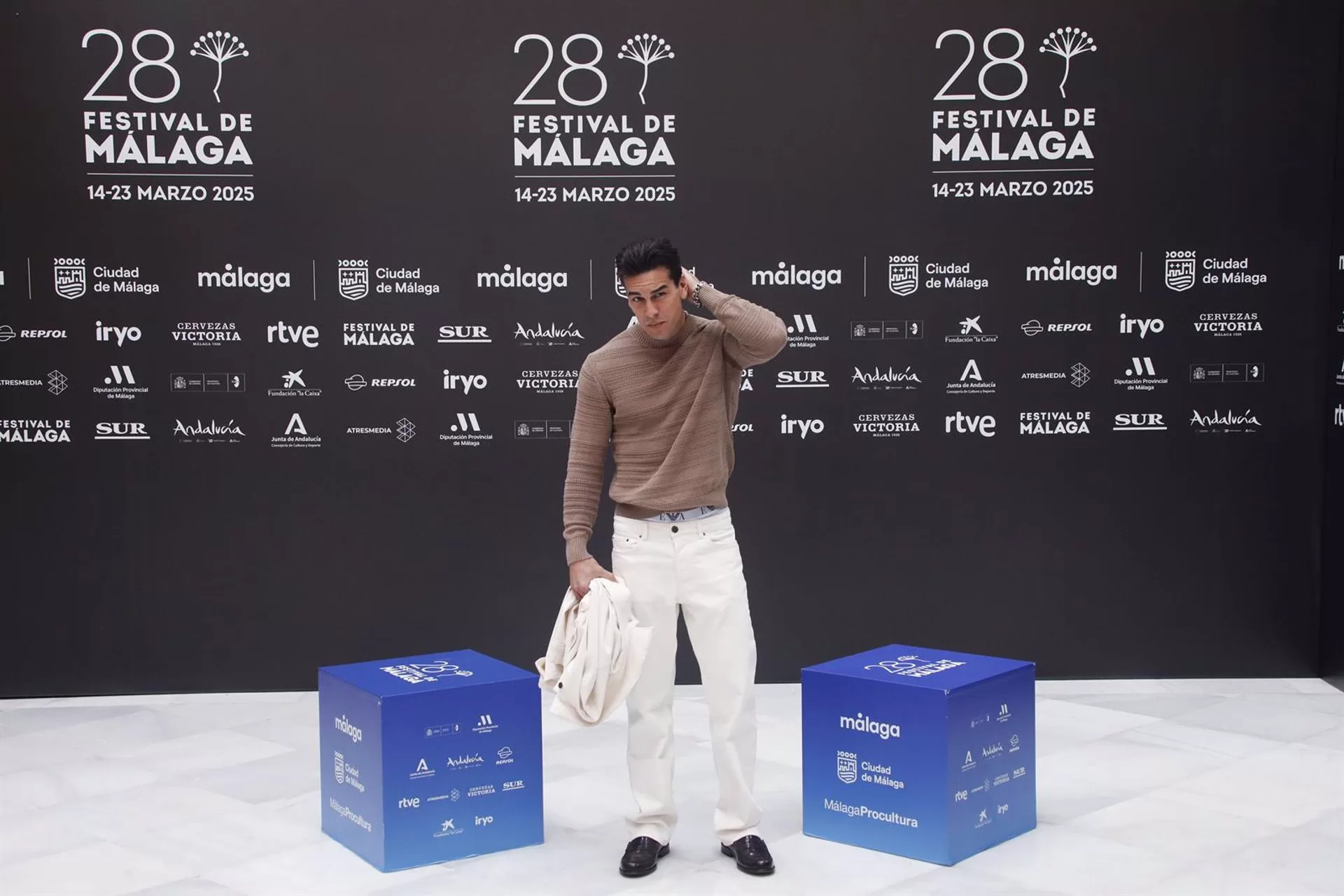 Mario Casas se busca a sí mismo lejos de casa en la película 'Molt lluny' del Festival de Málaga
