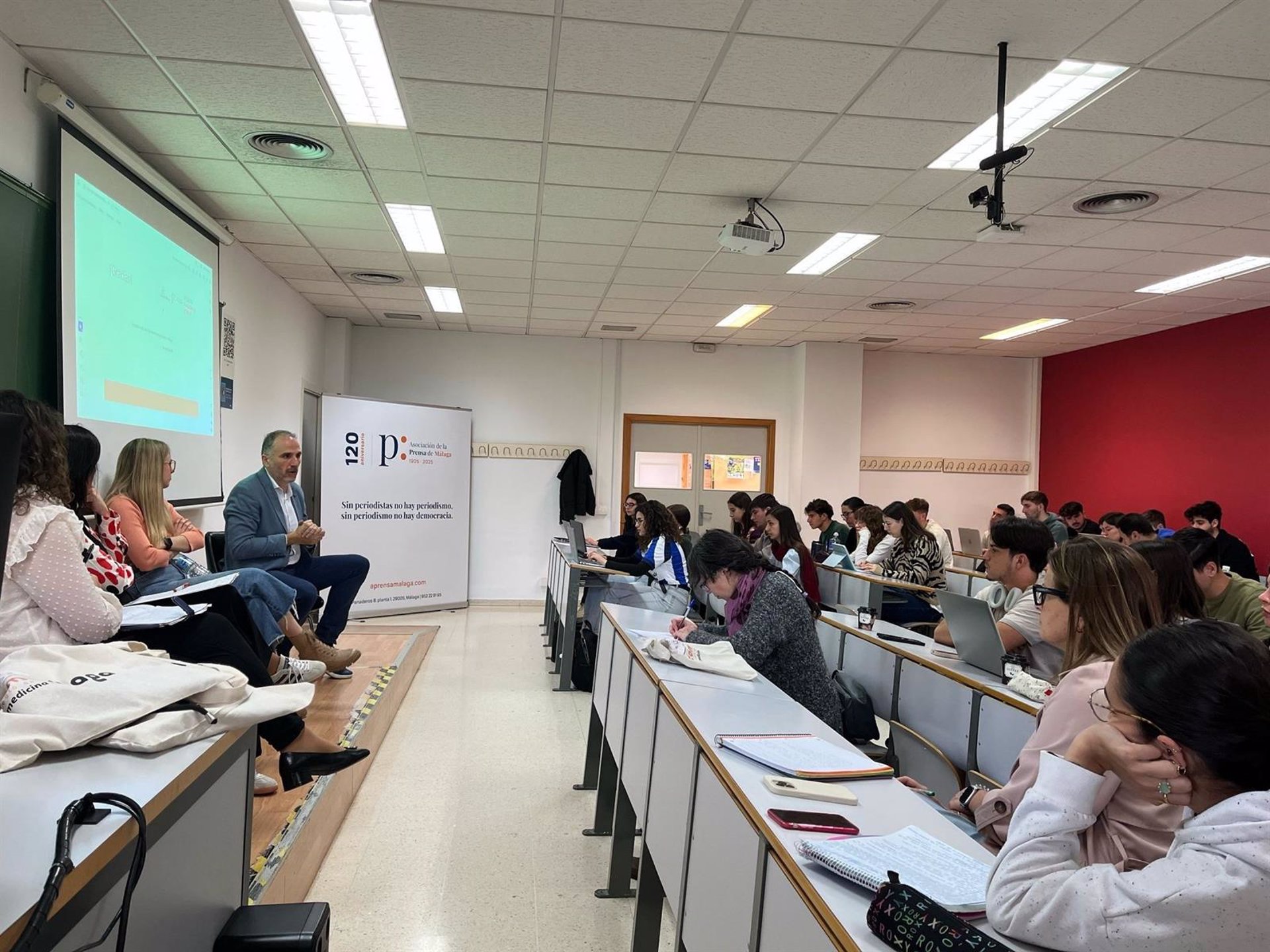 Expertos piden la colaboración de los medios de comunicación para visibilizar los trastornos alimenticios