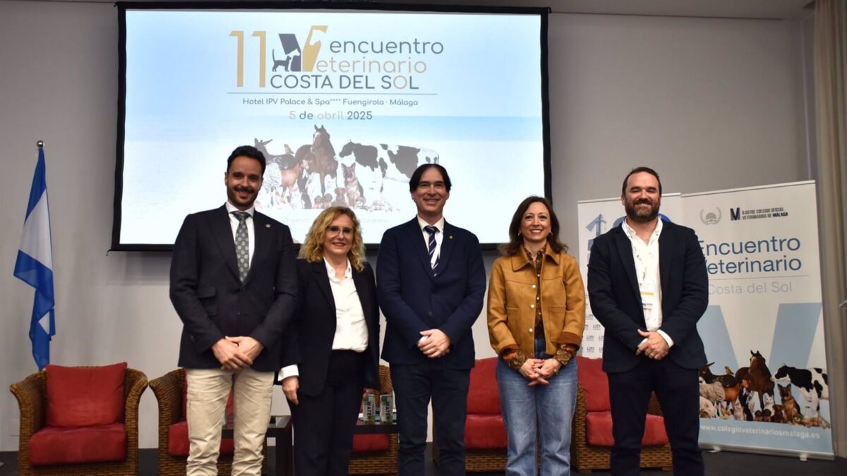 La Junta respalda las reivindicaciones de los veterinarios para que el Gobierno revise el nuevo decreto