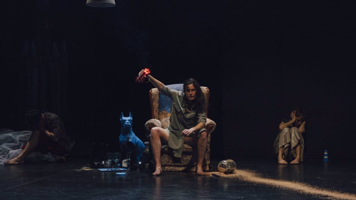 La creadora Raquel Madrid y 2Proposiciones Danza-Teatro llevan al Cánovas 'Still? (Tientos de la ruina futura)'
