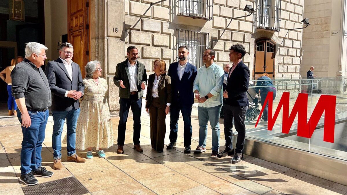 PSOE exige a Junta la condonación de la deuda del metro "para usar los 63 millones en construir 1.500 VPO"