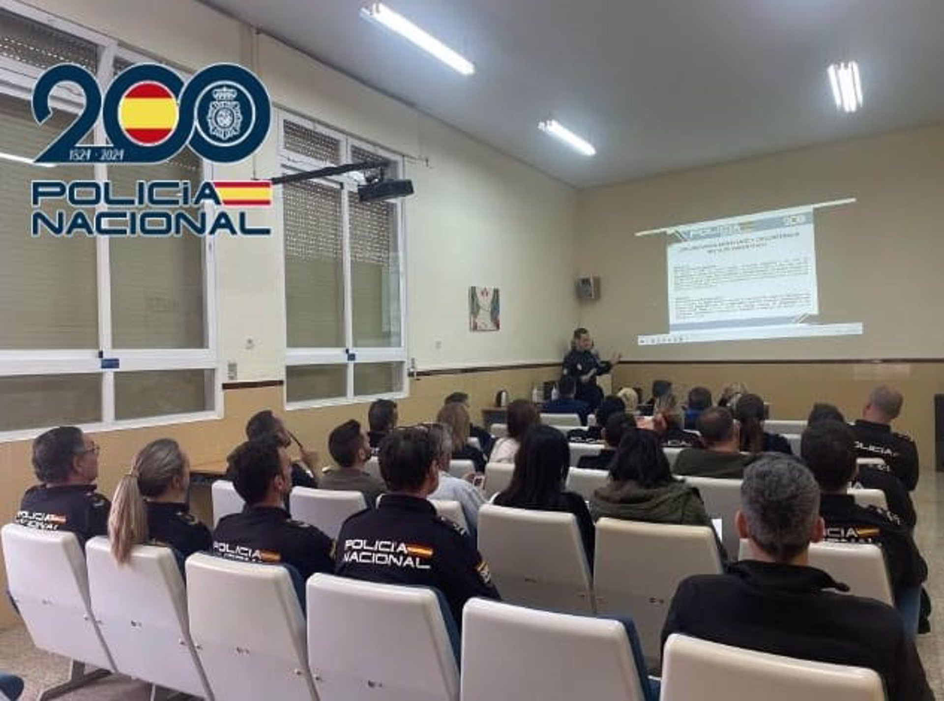 Policías reciben formación para afrontar la primera asistencia a las víctimas de violencia de género