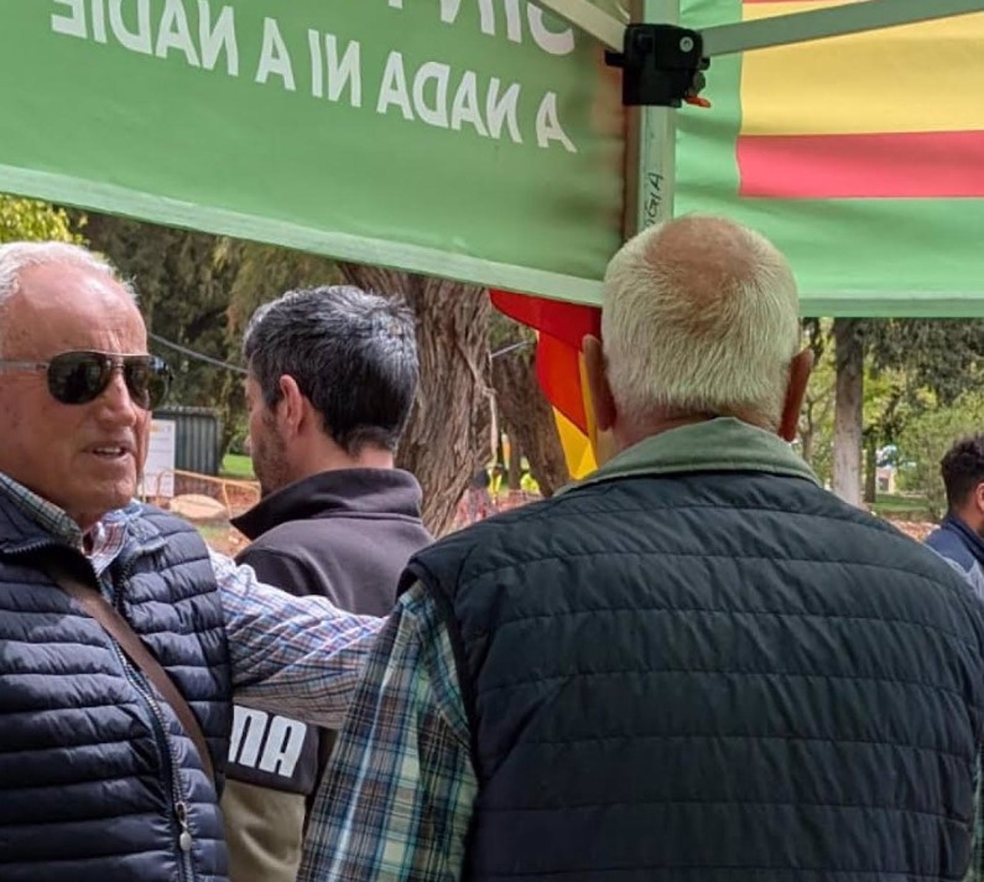 Vox lamenta una "agresión en plena calle mientras defendía la libertad en Antequera"