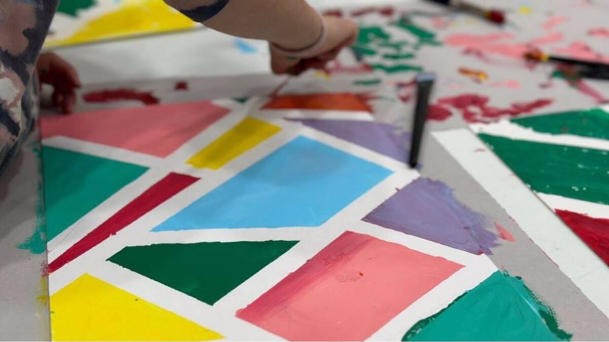 El Museo Picasso propone un nuevo taller para familias en torno a la exposición 'Farah Atassi. Genius Loci'