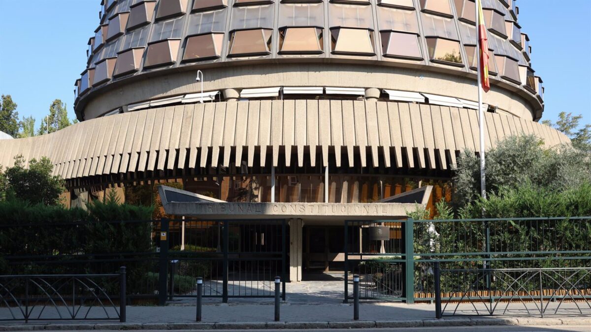 El TC ampara a un extranjero en libertad condicional expulsado de España al aplicarle una ley más desfavorable