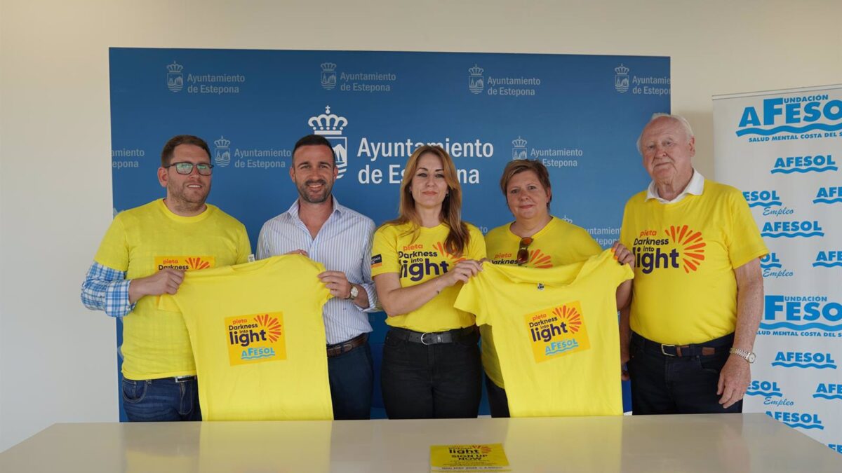 Estepona celebra la X Marcha Solidaria 'Darkness into Light'