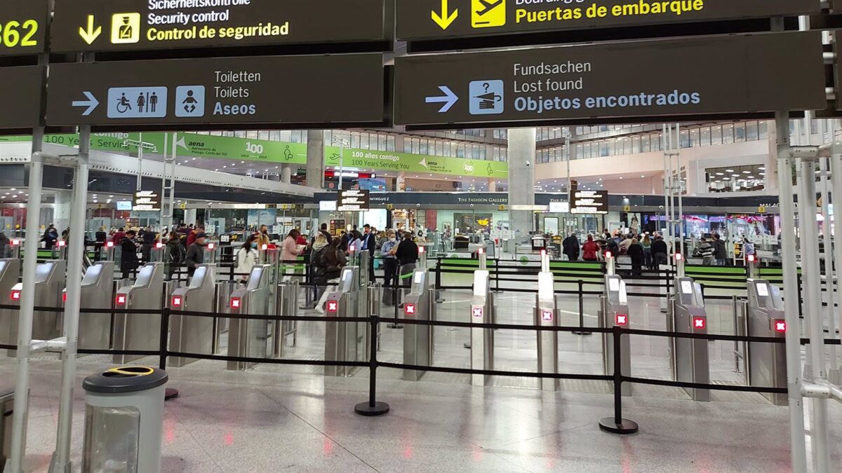 La Junta pide al Gobierno la "inmediata ampliación" del aeropuerto de Málaga