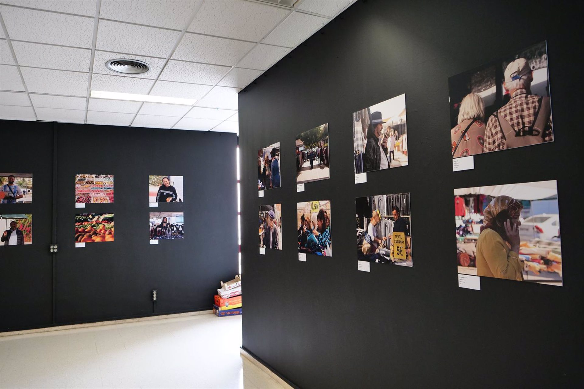 La artista Victoria Echenique combina fotografía documental y arte sonoro en el espacio Galería Central