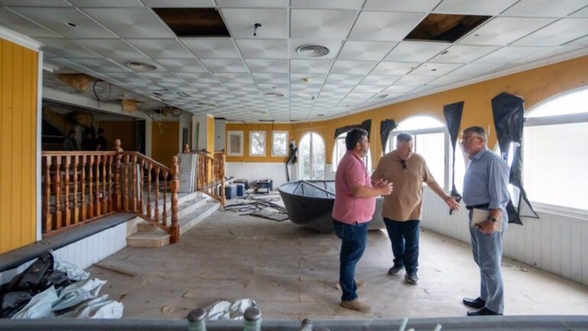Nerja creará un mirador con acceso peatonal a la playa desde la parcela de una antigua discoteca