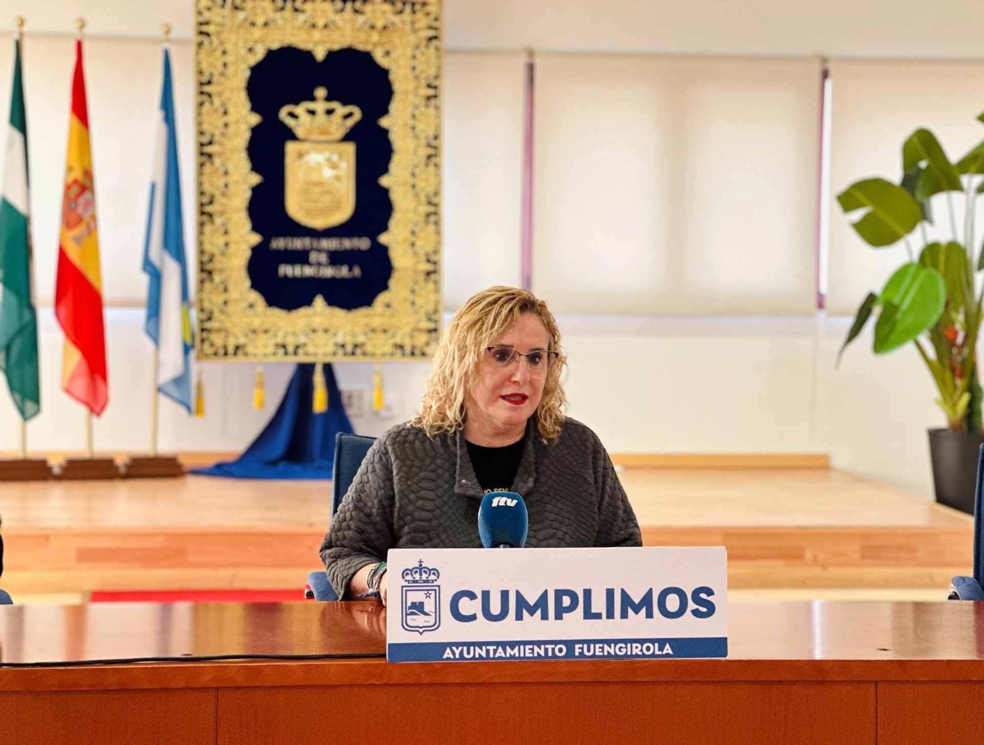 Alcaldesa de Fuengirola rechaza críticas de subdelegado, ensalza profesionalidad de FCSE y exige más medios