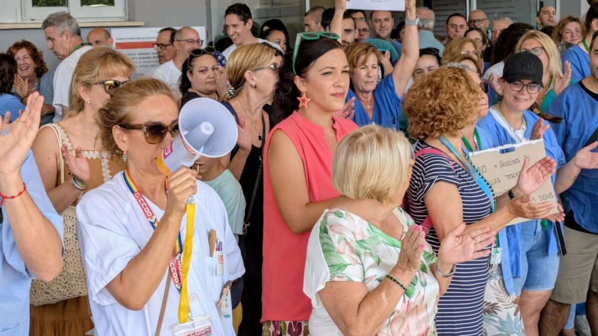 Con Málaga dice que el PP lleva sanidad a "colapso" con hospitales "desbordados" y centros de salud "cerrados"