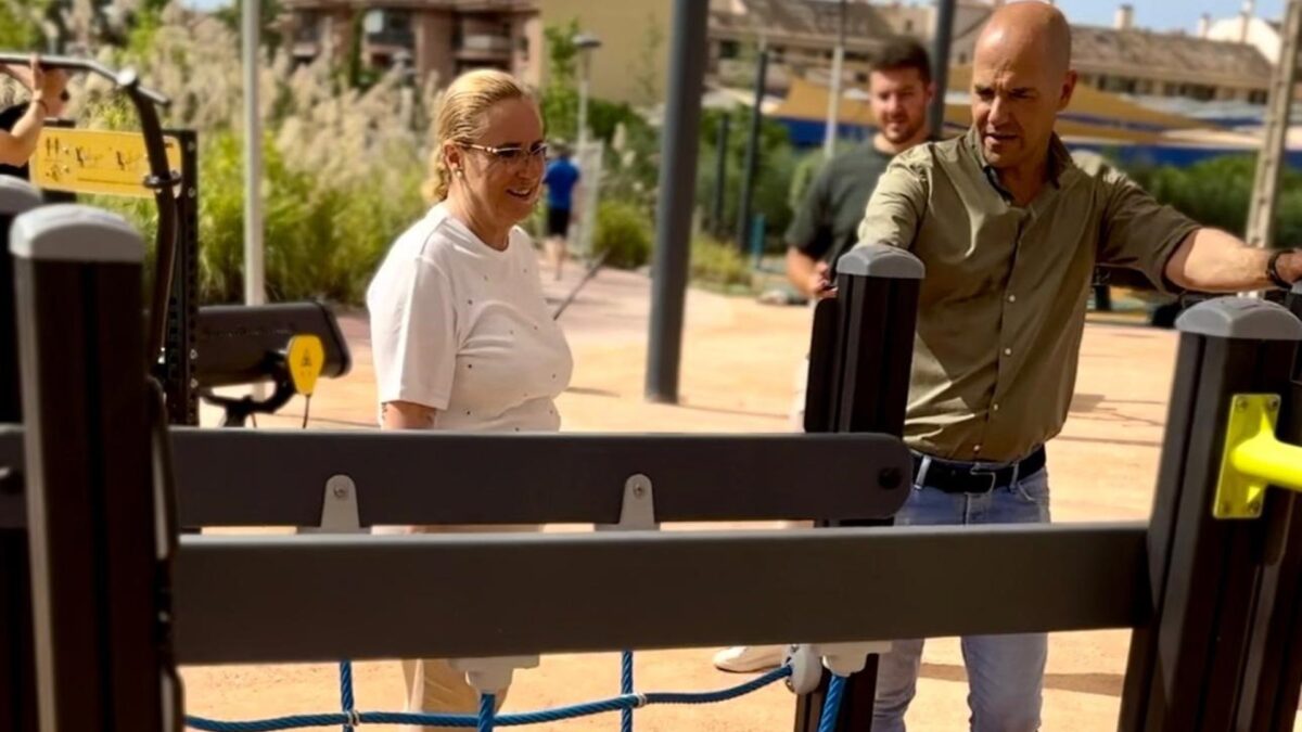 El Ayuntamiento de Fuengirola concluye las obras de un gimnasio al aire libre en el parque de La Loma