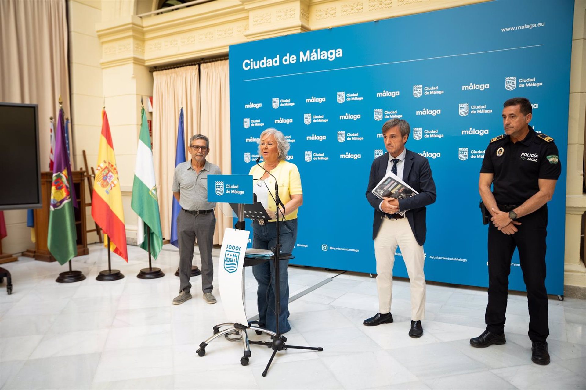 Fuegos artificiales, música y el 'júa' para celebrar San Juan el próximo 23 de junio en la ciudad de Málaga