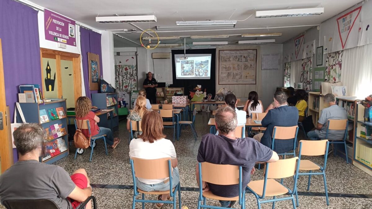 Policía Local de Rincón imparte charlas sobre responsabilidad y control parental en el ámbito digital a familias