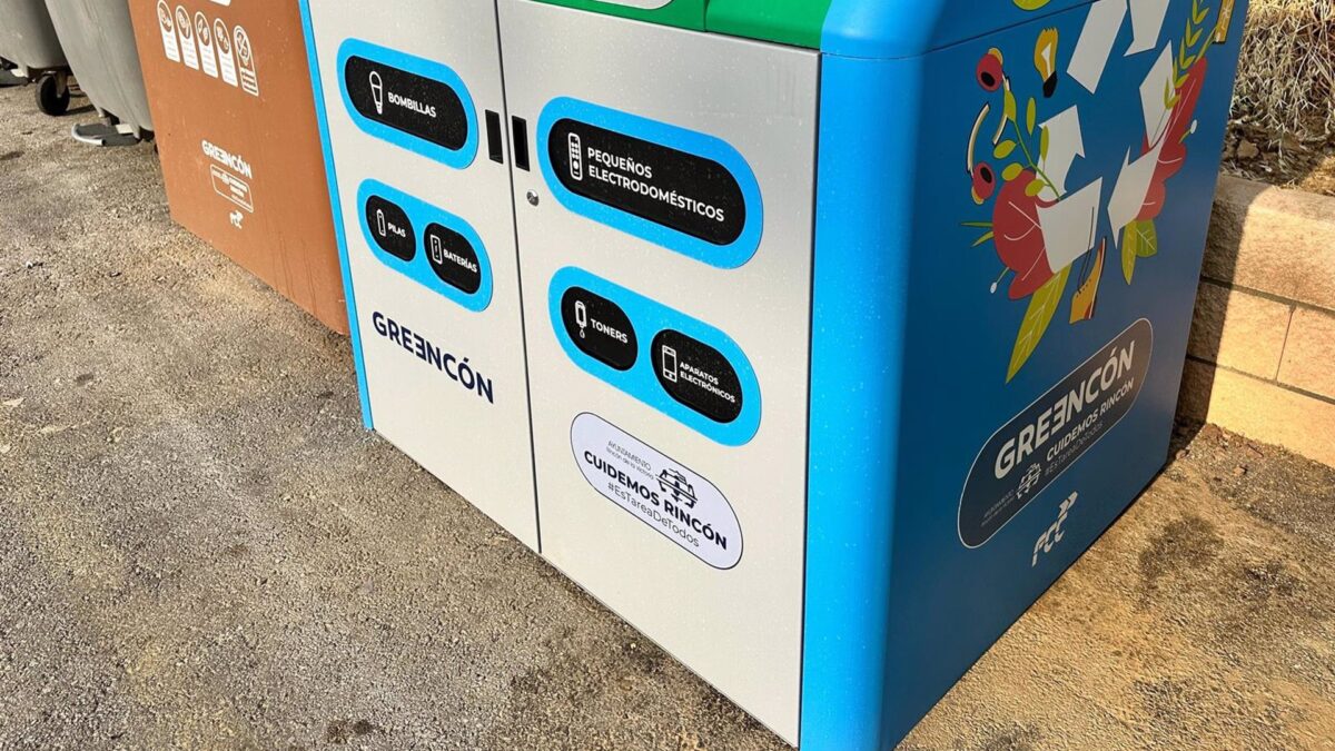 Rincón de la Victoria instala Puntos Limpios Móviles para la recogida selectiva de residuos de origen doméstico