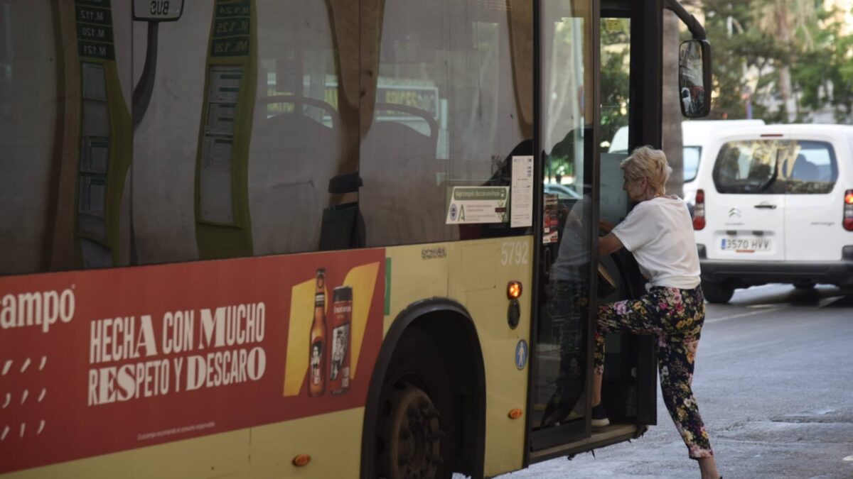 Torremolinos aprueba de forma inicial el reglamento para regular el transporte público en autobuses