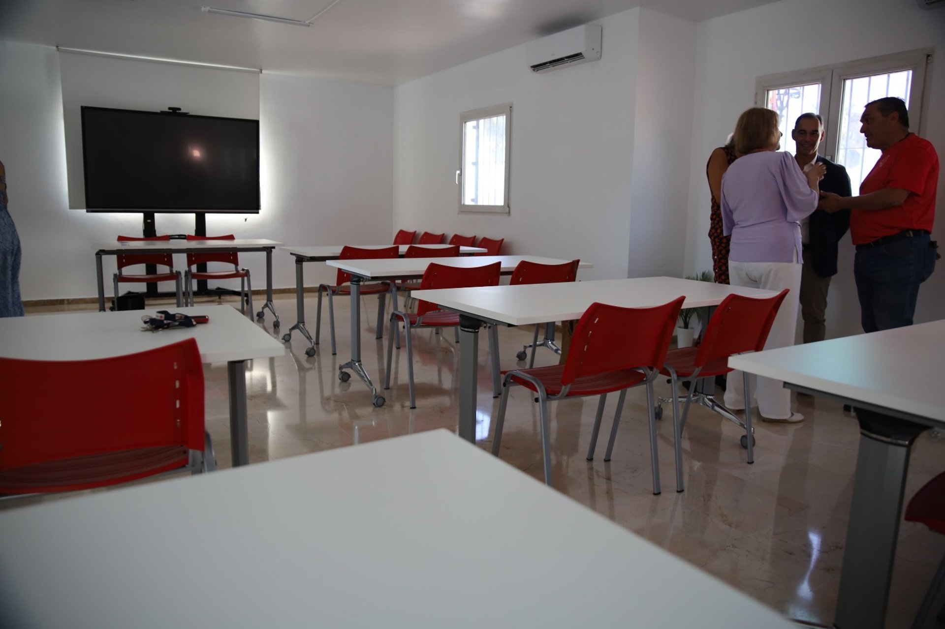 Benalmádena inaugura el primer Centro de Día para personas sin hogar