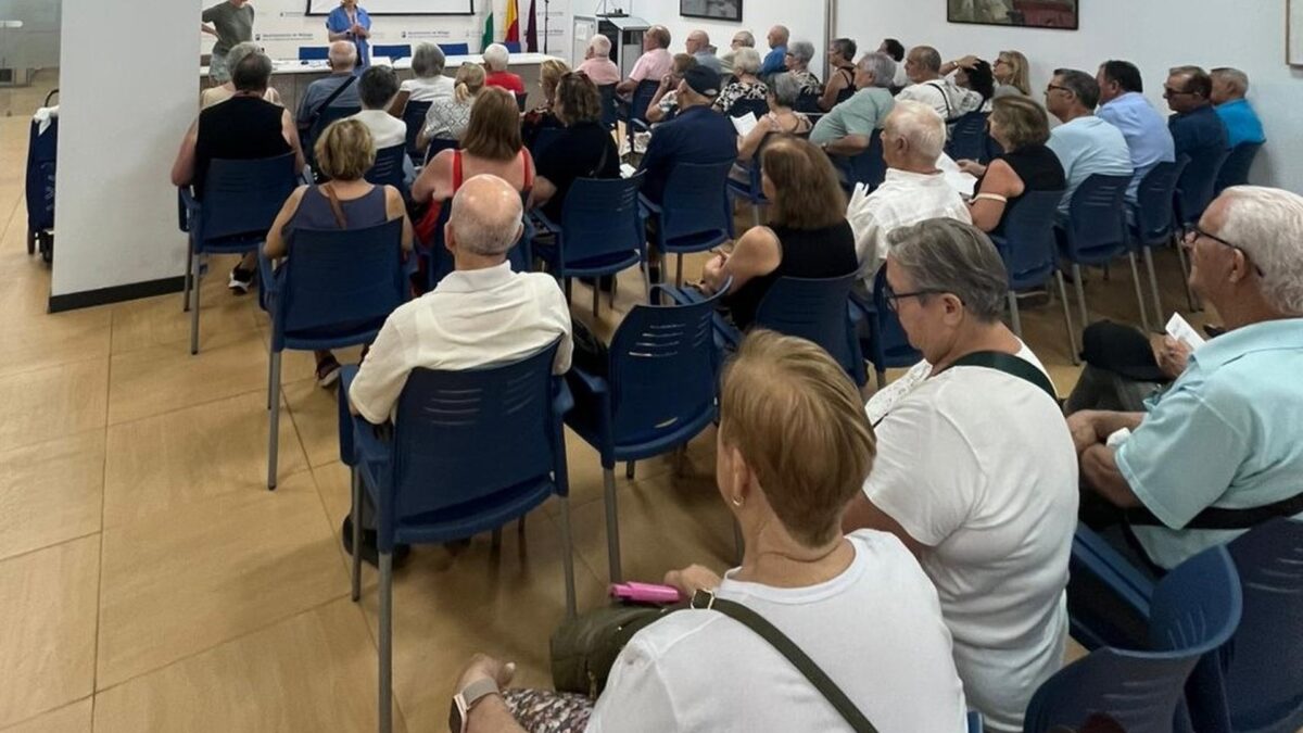 El Distrito Sanitario Guadalhorce forma a referentes de asociaciones de mayores