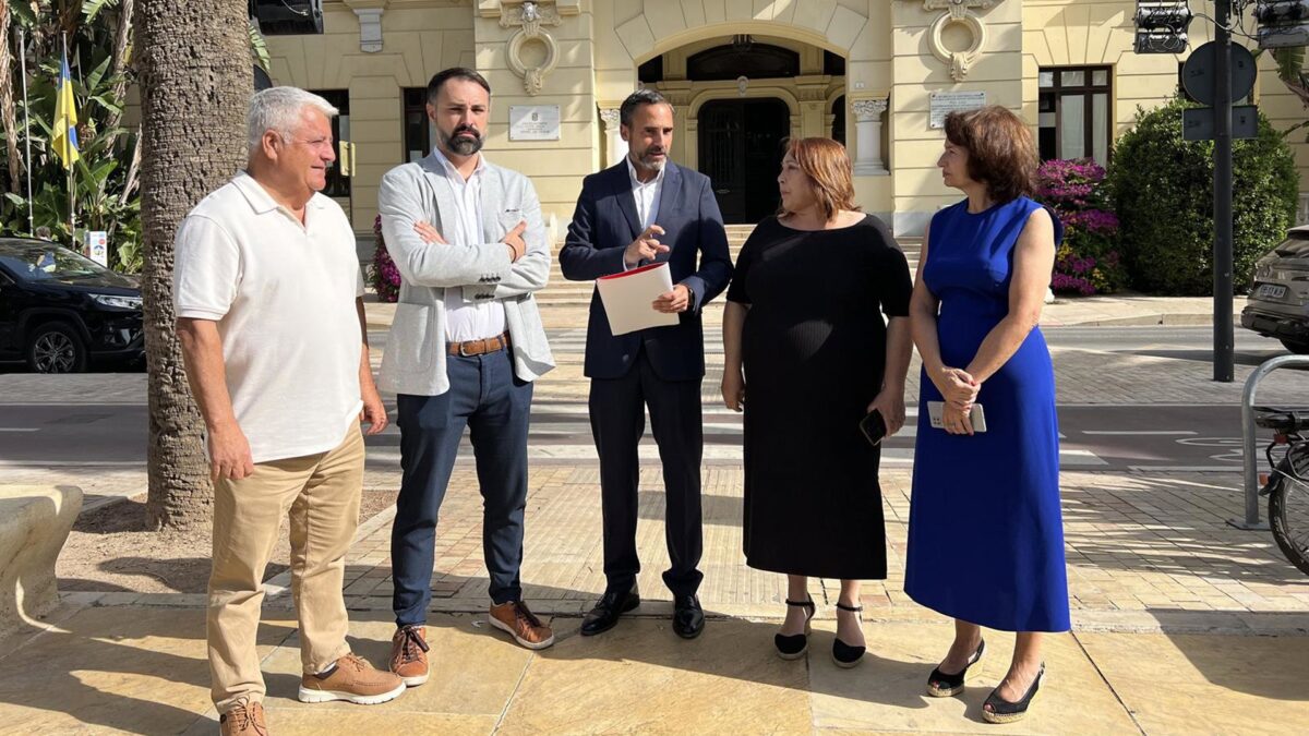 El PSOE acusa a De la Torre de "procrastinar también con las viviendas turísticas"