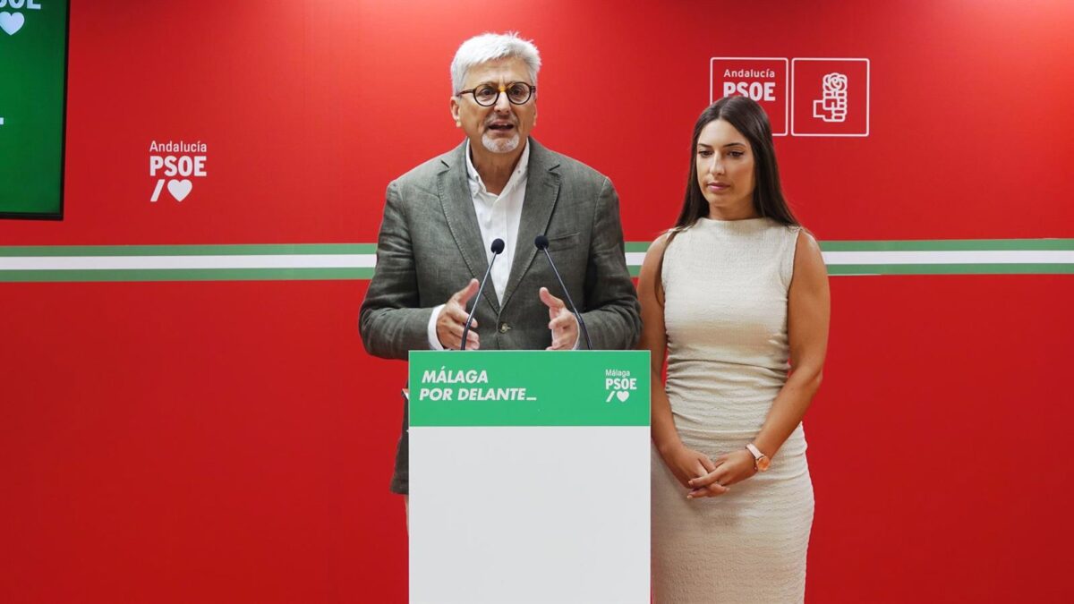 El PSOE critica que Moreno "dé el certificado de defunción a la sanidad pública"