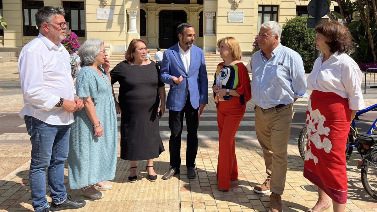 El PSOE pide a De la Torre negociar partidas presupuestarias "para evitar su desconexión con la Málaga real"