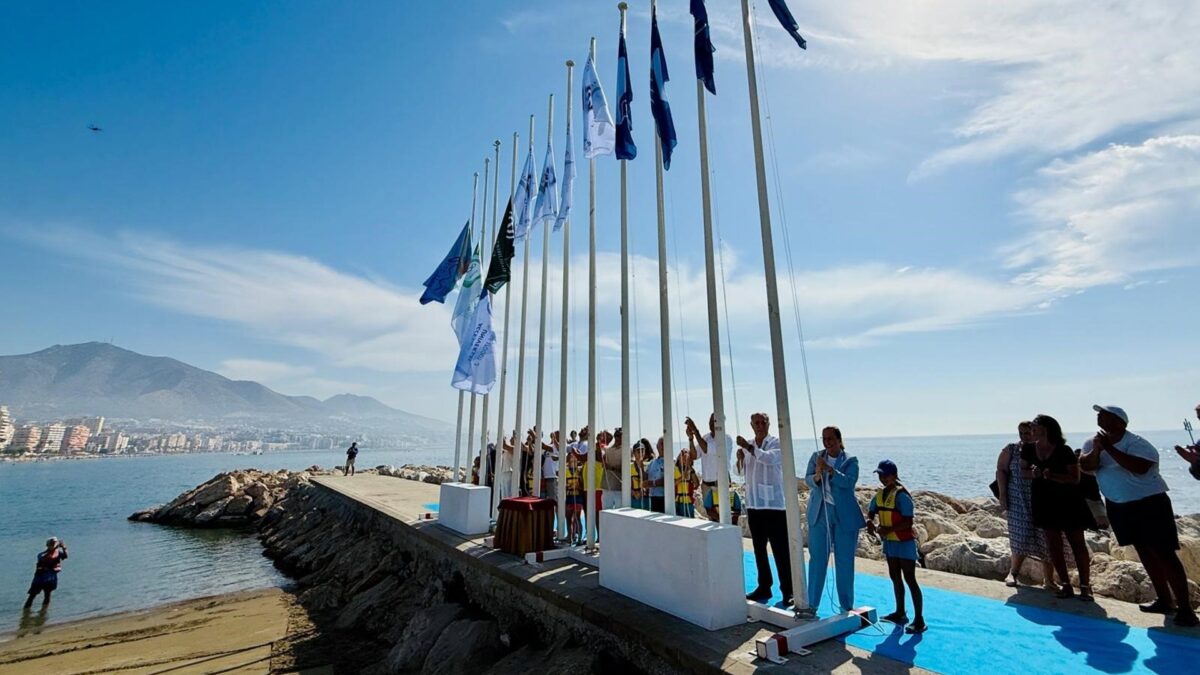 Fuengirola certifica la excelencia de sus playas al renovar los reconocimientos existentes en todo su litoral