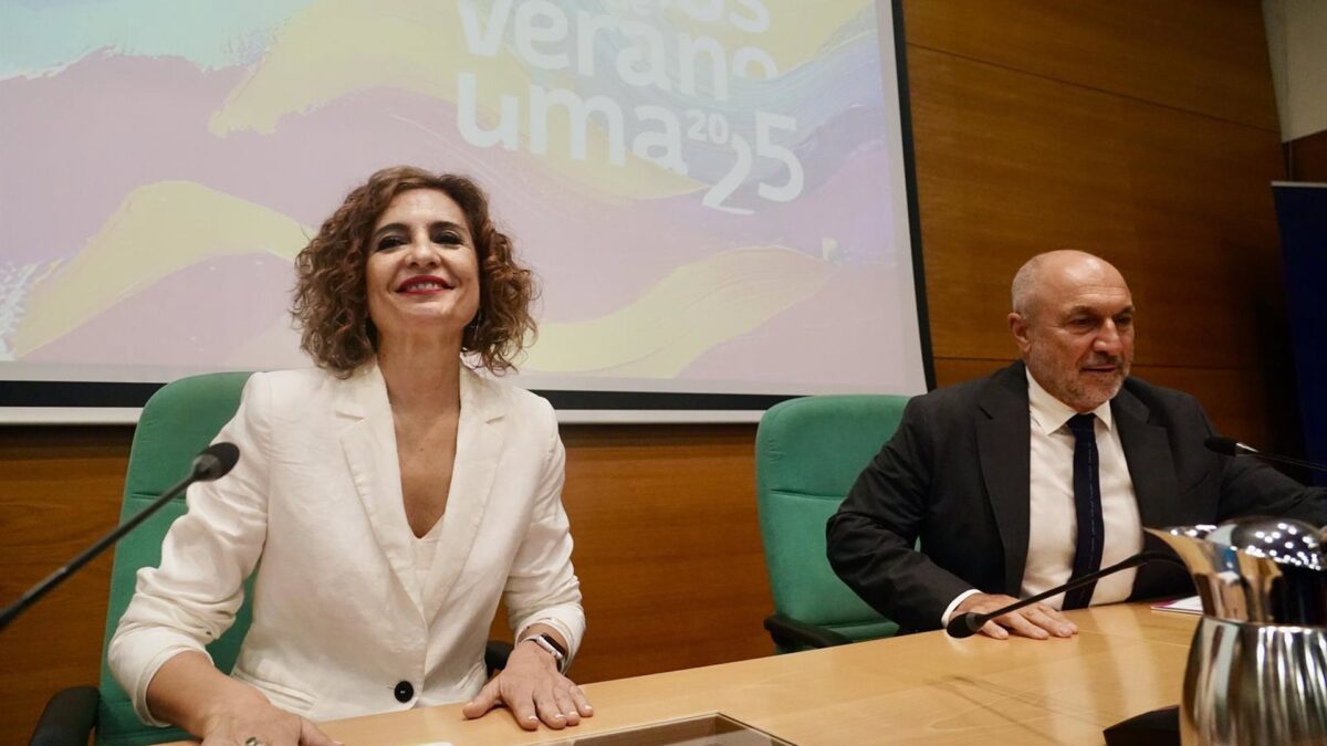 Montero destaca el papel "esencial" de universidades públicas ante "deriva privatizadora"