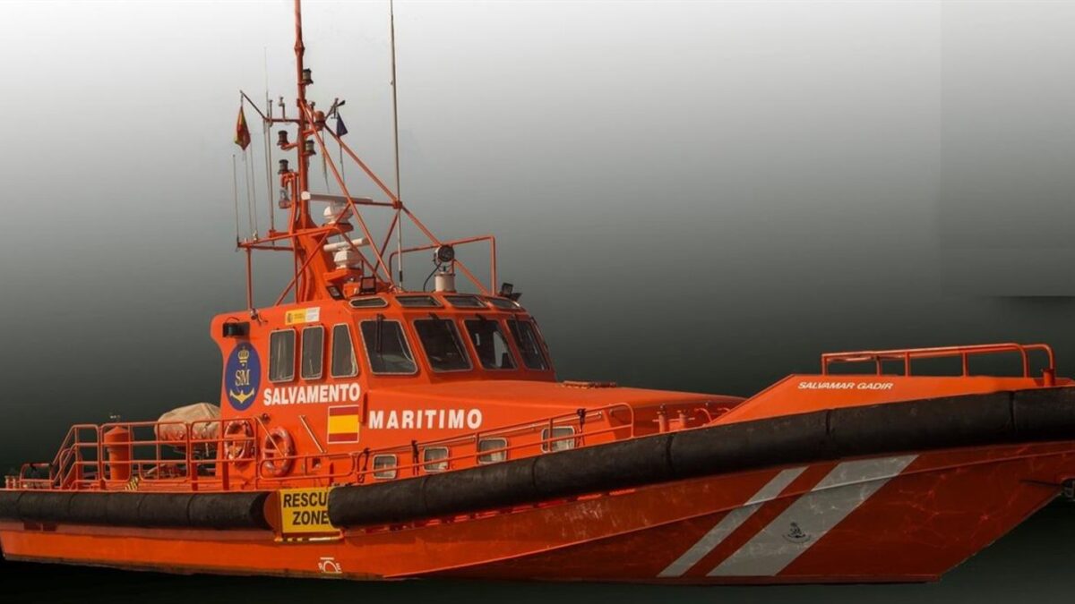 Rescatan a un paddle surfista a unas tres millas al sureste del puerto deportivo de La Duquesa
