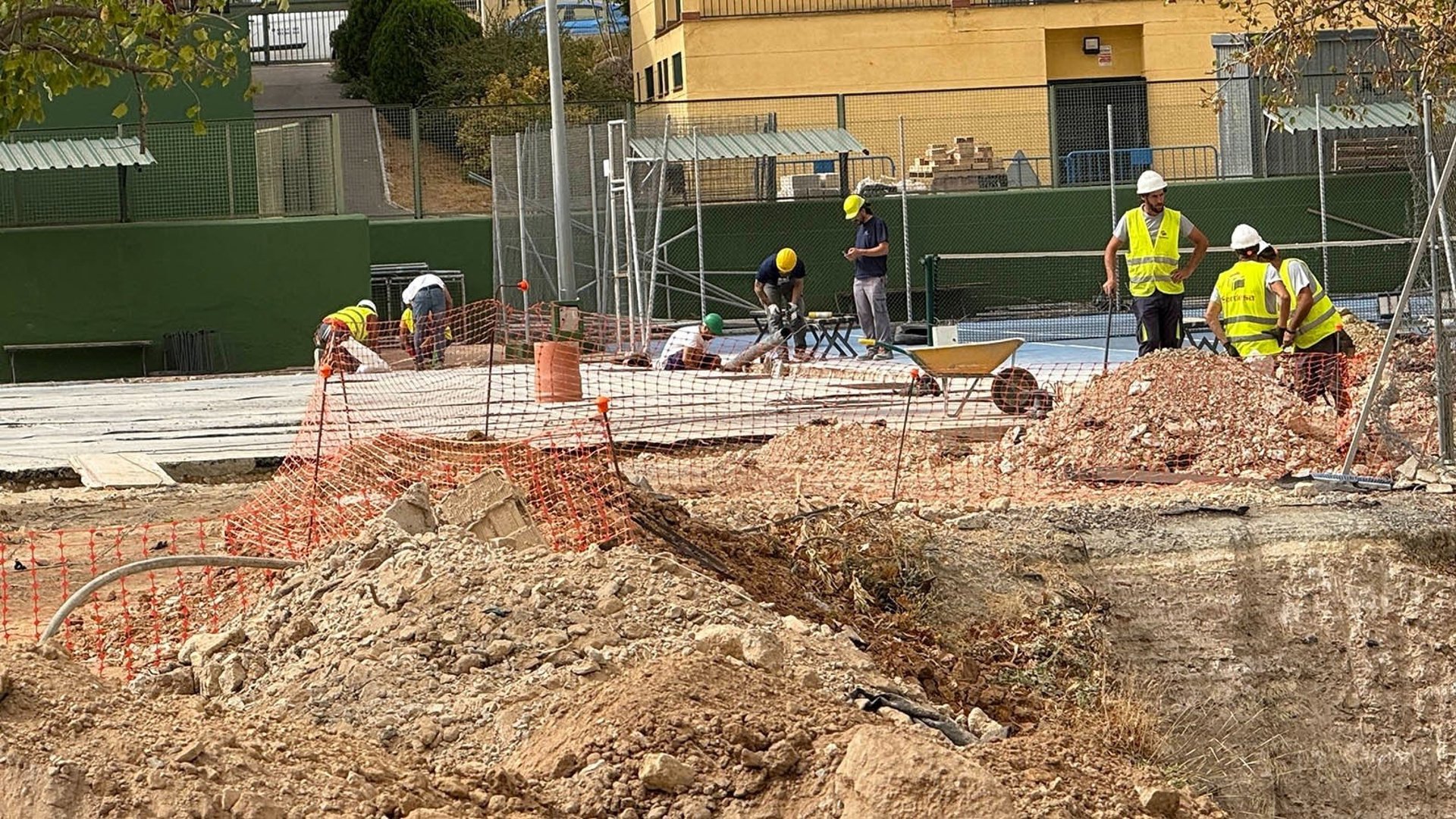 Avanzan las obras de remodelación y mejora del complejo deportivo de Antequera