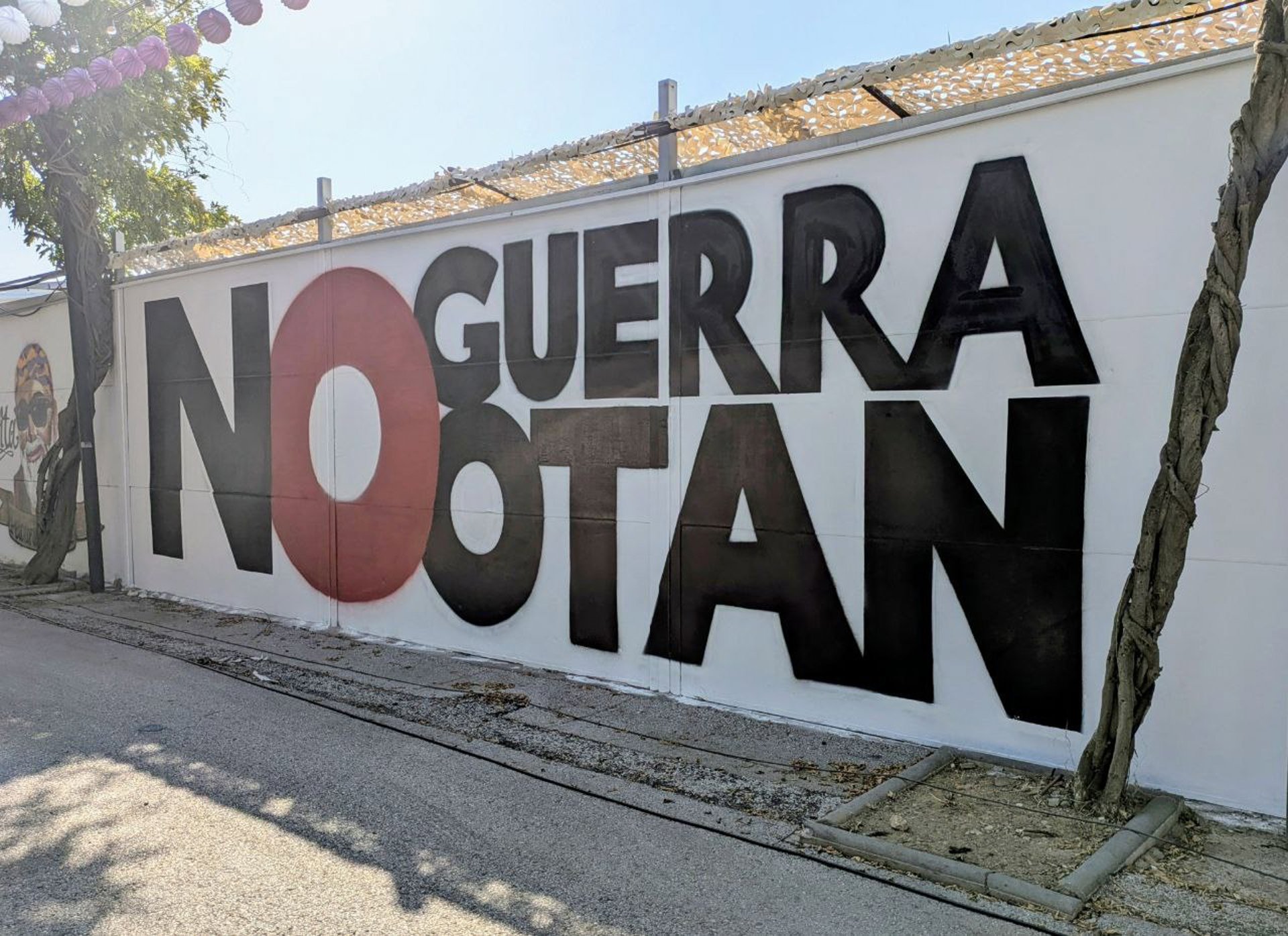 Ayuntamiento dice que mural en caseta de PCA "contraviene obligaciones fijadas para adjudicatarios en ordenanza"