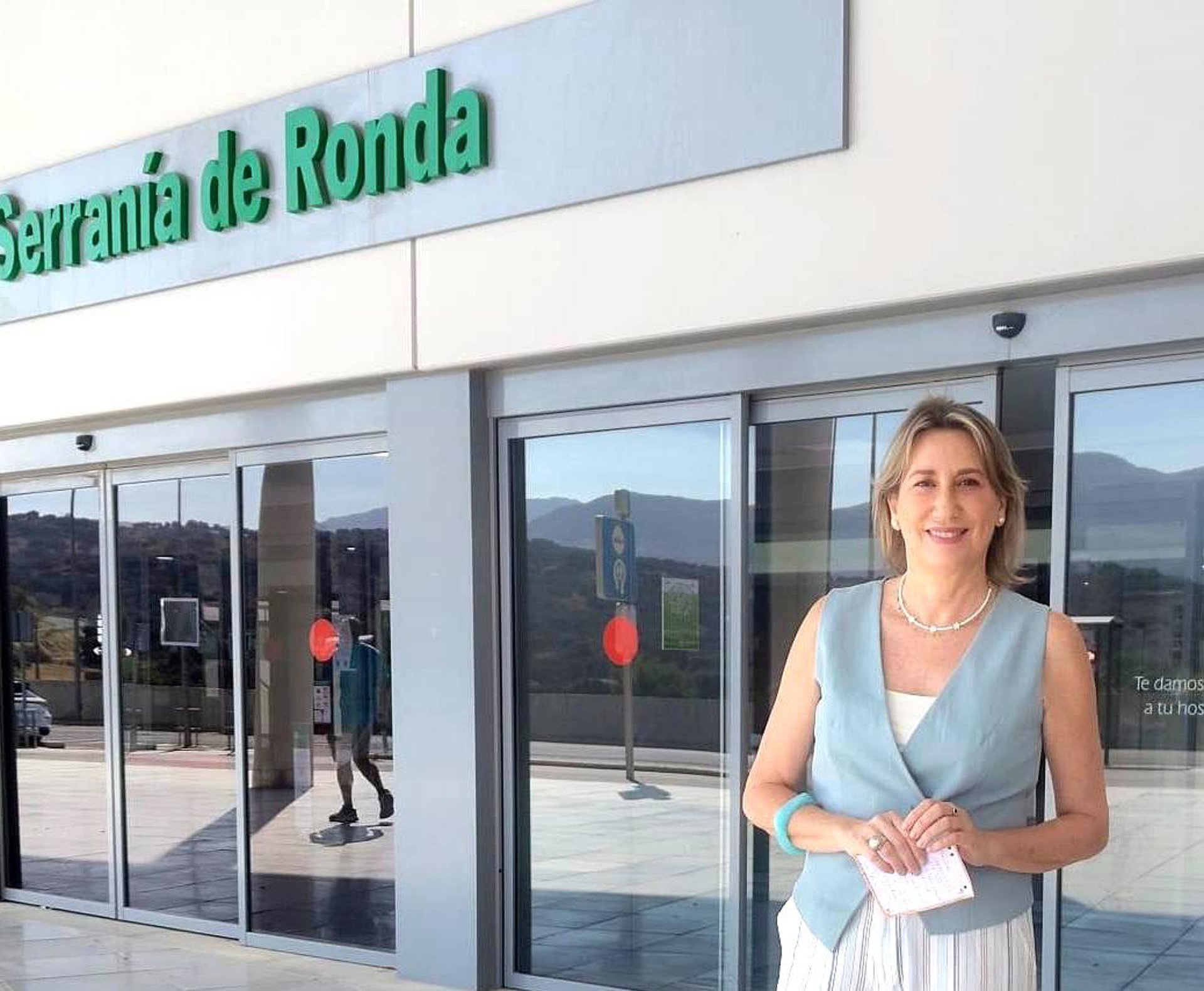 El PSOE critica que Moreno "sentencia de muerte al sistema sanitario público andaluz"
