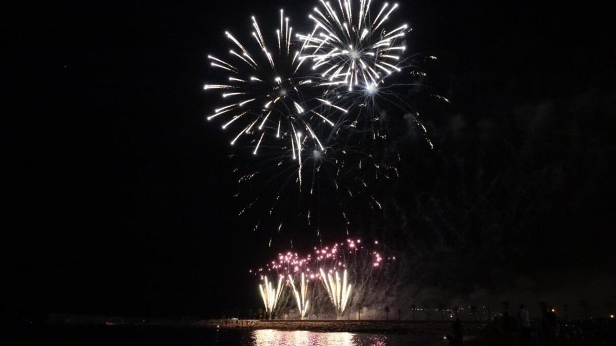 La Feria dará comienzo con el tradicional espectáculo de fuegos artificiales, música y drones