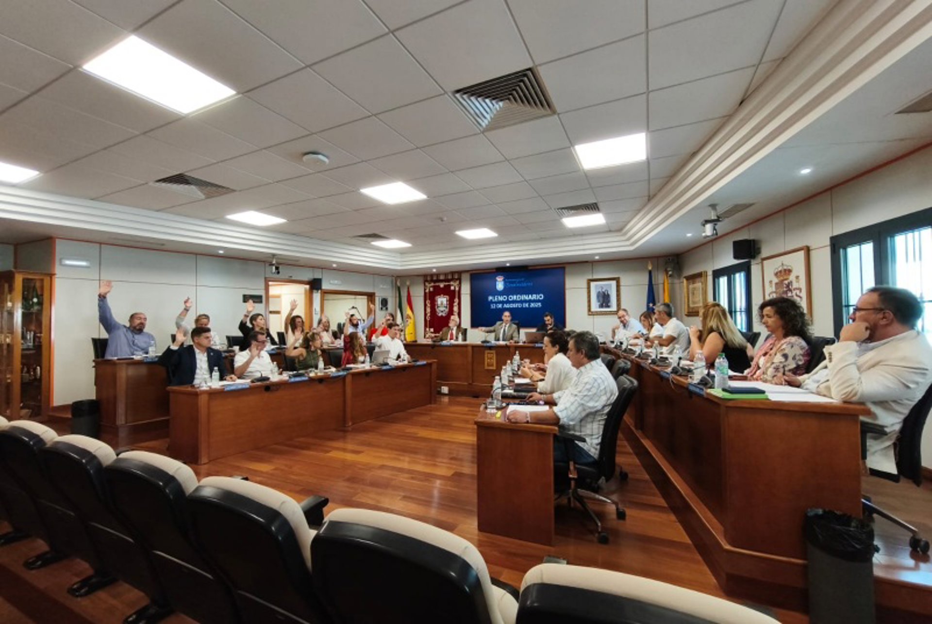 Pleno de Benalmádena aprueba gratuidad de transporte público para usuarios que cuenten con tarjeta multiviaje