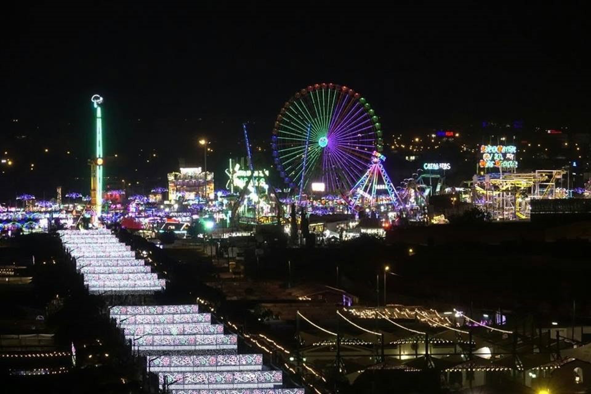 Unas diez personas atendidas por una posible intoxicación alimentaria en la Feria de Málaga