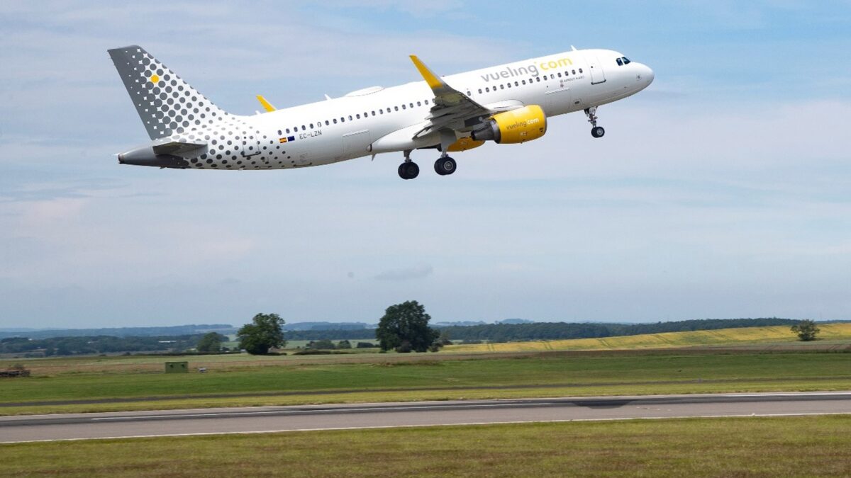 Vueling refuerza su operativa hacia Málaga para la Feria
