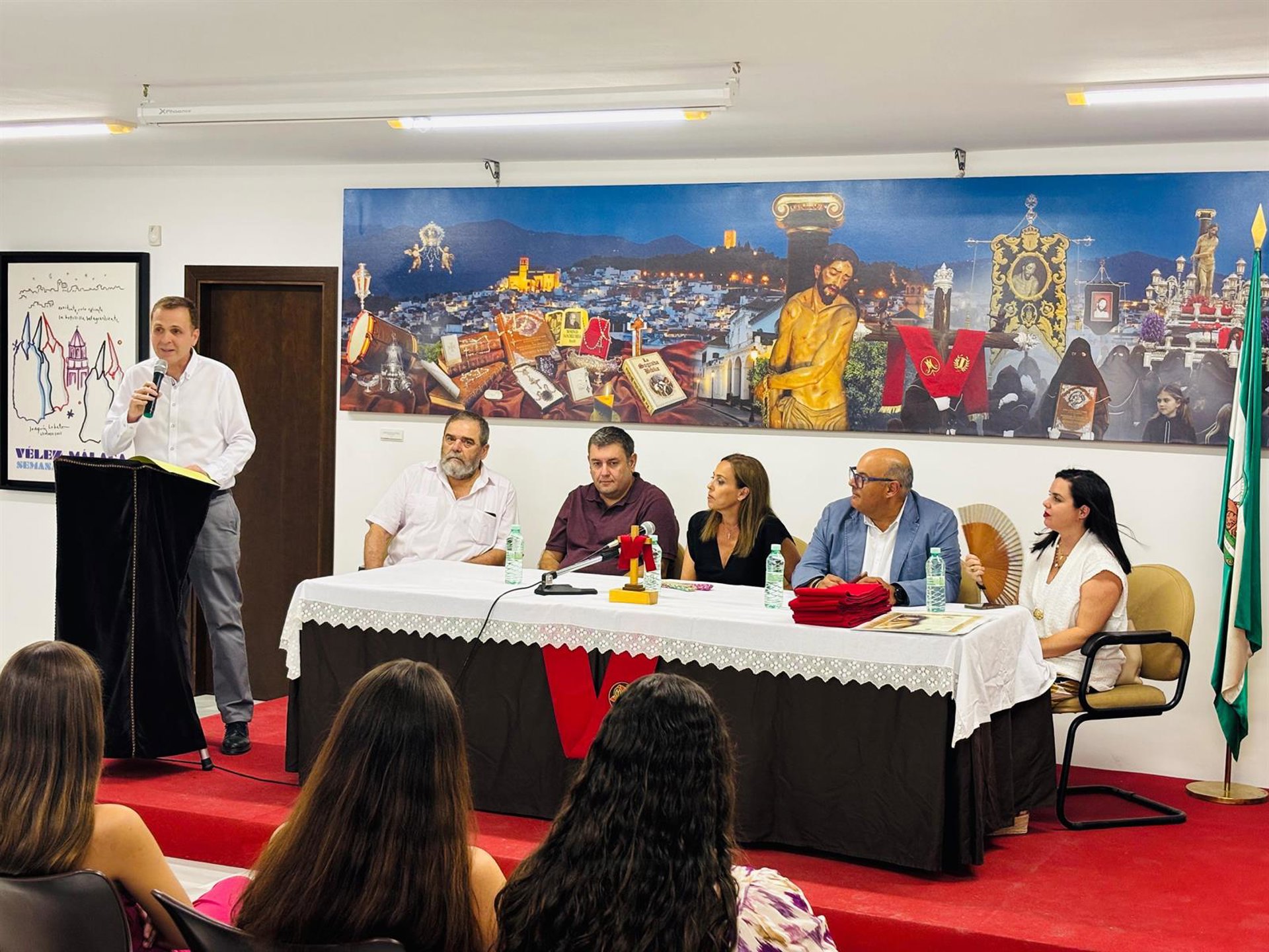 Ayuntamiento de Vélez y Cofradía de Estudiantes entregan el Premio al Mejor Expediente de Bachillerato