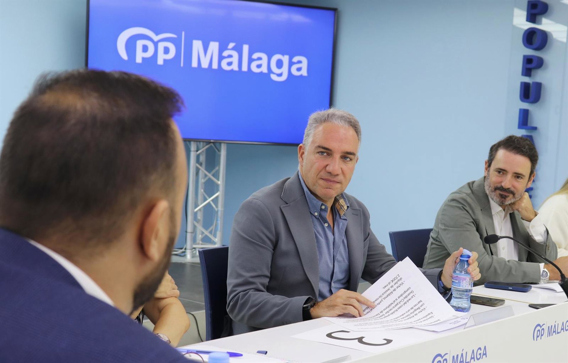 Bendodo acusa a Sánchez de "prometer y desaparecer" en Málaga: "No vamos a dar tregua al Gobierno"